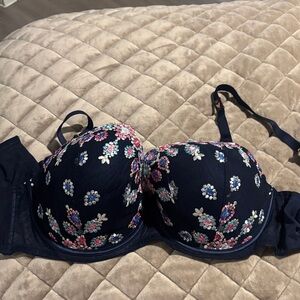 Victorias Secret Floral Embroidered Push-Up Bra - Women's Intimates